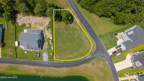 800 Lake Willow Way, Holly Ridge, NC 28445