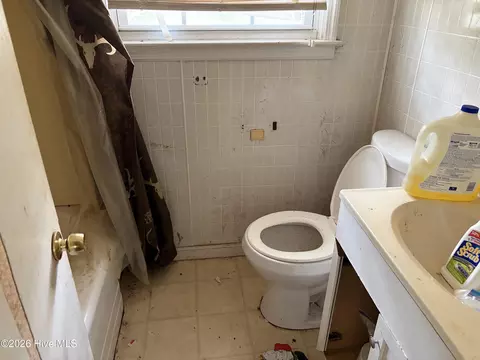 Bath - 2415 Dickey Rd, Augusta, GA 30906 photo 1 of 1