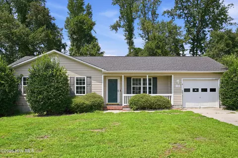 114 Pear Tree Ln, Richlands, NC 28574