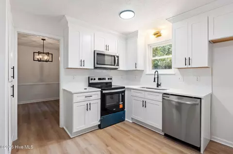 Kitchen - 109 Maple Creek Dr, Martinez, GA 30907 photo 2 of 2
