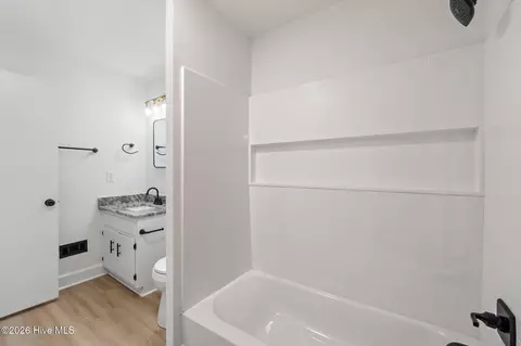 Bath - 109 Maple Creek Dr, Martinez, GA 30907 photo 2 of 3