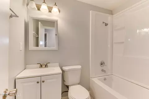 Bath - 2301 Hardwick Rd, Augusta, GA 30906 photo 1 of 3