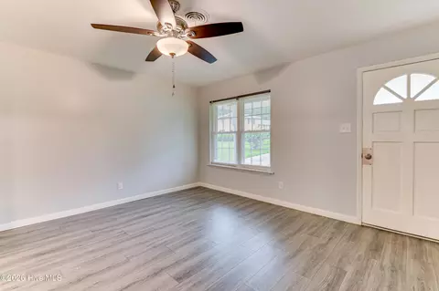 Living - 2301 Hardwick Rd, Augusta, GA 30906 photo 4 of 10