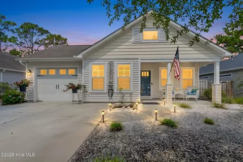 123 NE 15th St, Oak Island, NC 28465