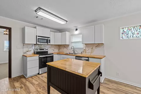 Kitchen - 3522 Redd Dr, Augusta, GA 30906 photo 2 of 3