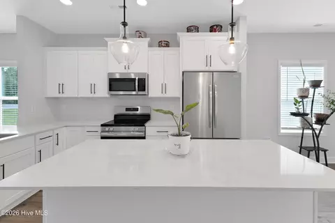 Kitchen - 544 Poppleton Dr, Hampstead, NC 28443 photo 5 of 5