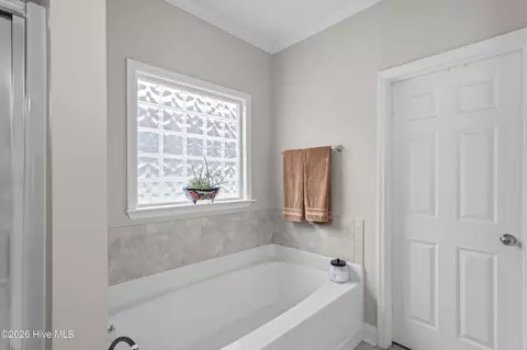 Bath - 1111 Highmoor Ln, Evans, GA 30809 photo 4 of 5