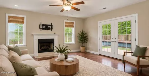 Living - 116 Mccabe Ct, Havelock, NC 28532 photo 3 of 4