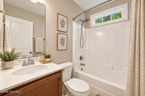 Bath - 116 Mccabe Ct, Havelock, NC 28532 photo 5 of 7
