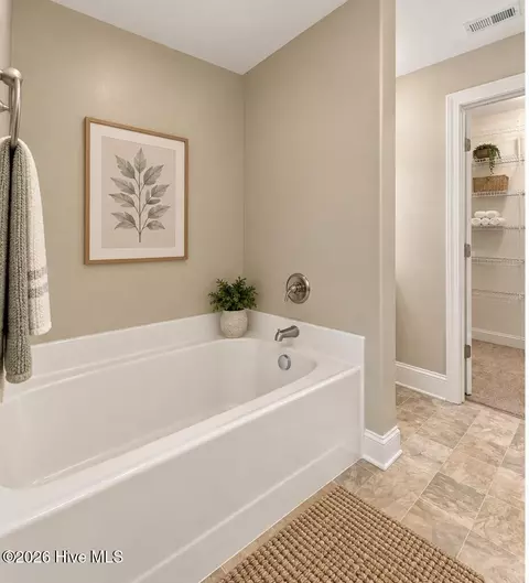 Bath - 116 Mccabe Ct, Havelock, NC 28532 photo 6 of 7