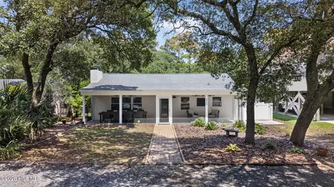 310 SE 79th St, Oak Island, NC 28465