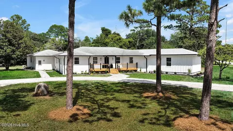 701 Pine Valley Dr, Wilmington, NC 28412