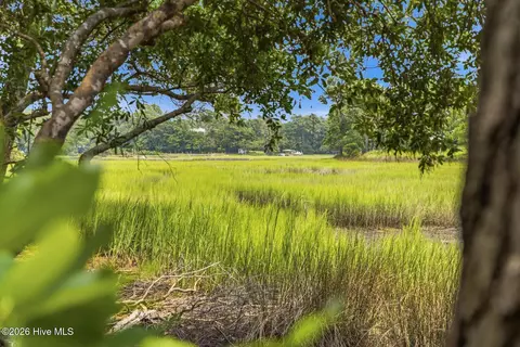 813 Gull Point Rd, Wilmington, NC 28405