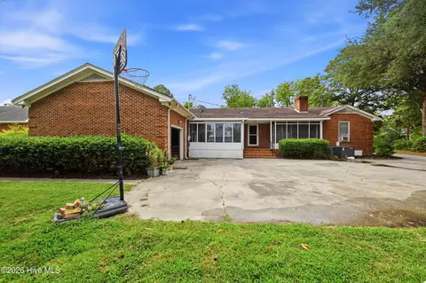 Exterior - 509 E 1st Ave, Chadbourn, NC 28431 photo 3 of 4
