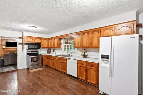 Kitchen - 509 E 1st Ave, Chadbourn, NC 28431 photo 1 of 3