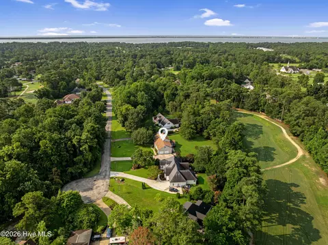 415 Hillcrest Dr, Morehead City, NC 28557