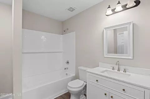 Bath - 1510 Chestnut St, Augusta, GA 30901 photo 2 of 4