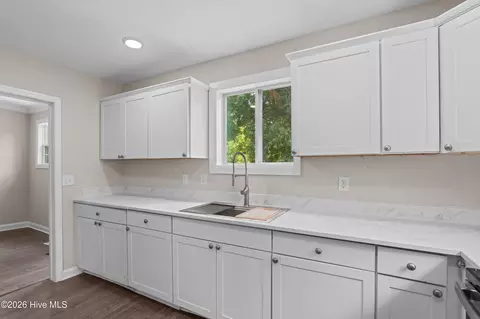 Kitchen - 1510 Chestnut St, Augusta, GA 30901 photo 4 of 7