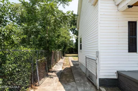 Exterior - 1510 Chestnut St, Augusta, GA 30901 photo 3 of 8
