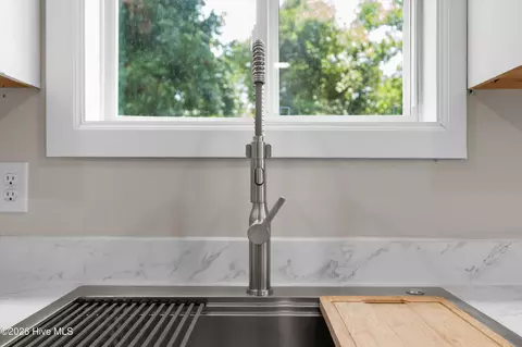 Kitchen - 1510 Chestnut St, Augusta, GA 30901 photo 5 of 7