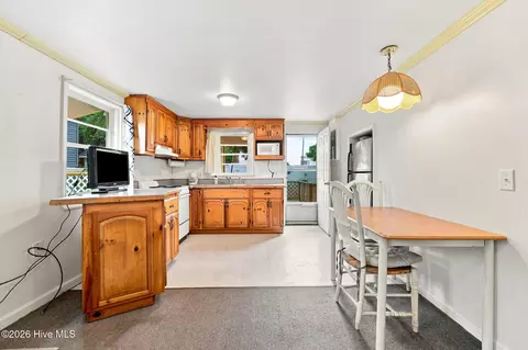 Kitchen - 2035 Smithfield St, Kill Devil Hills, NC 27948 photo 2 of 3