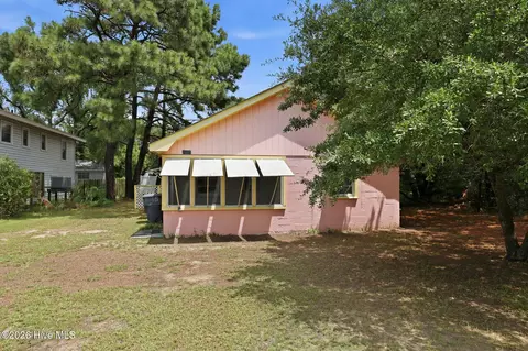 Exterior - 2035 Smithfield St, Kill Devil Hills, NC 27948 photo 2 of 8