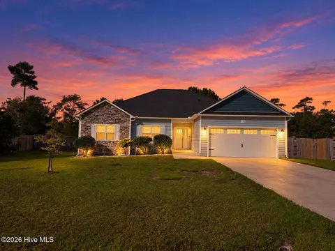286 Marsh Haven Dr, Sneads Ferry, NC 28460