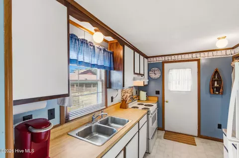 Kitchen - 1488 Colington Rd, Kill Devil Hills, NC 27948 photo 2 of 2