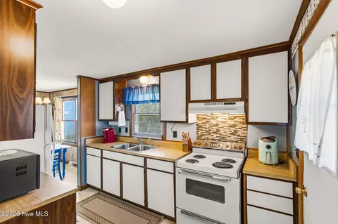 Kitchen - 1488 Colington Rd, Kill Devil Hills, NC 27948 photo 1 of 2