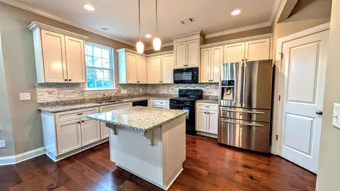 Kitchen - 563 Bunchgrass St, Evans, GA 30809 photo 3 of 5
