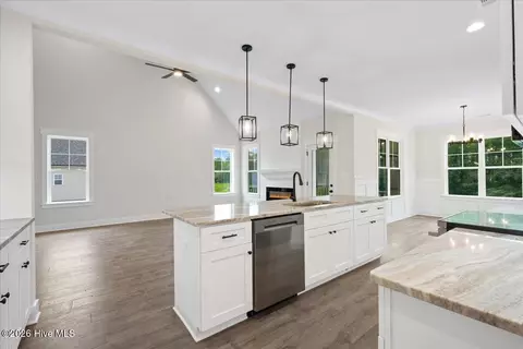 Entry Way - 7401 Hill Rd, Spring Hope, NC 27882 photo 5 of 7