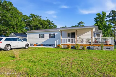 5427 Dove Dr SW, Ocean Isle Beach, NC 28469