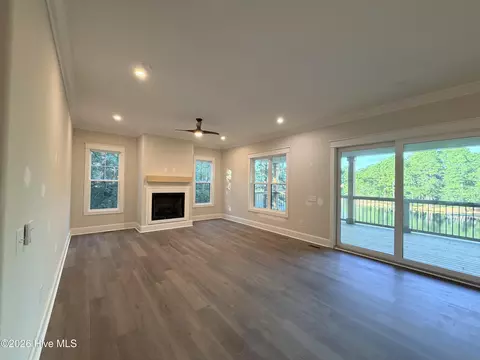 Living - 16 Overpeck Ln, Pinehurst, NC 28374 photo 3 of 4
