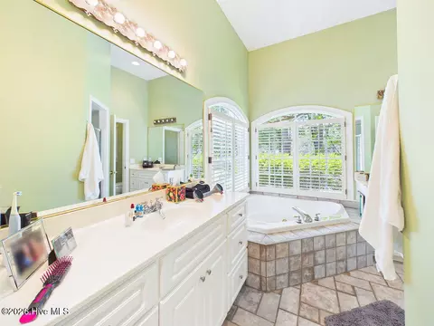 Bath - 48 Royal County Down, Pinehurst, NC 28374 photo 2 of 7