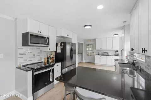 Kitchen - 314 Trappers Rd, Hubert, NC 28539 photo 3 of 7
