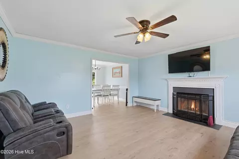 Living - 314 Trappers Rd, Hubert, NC 28539 photo 1 of 3