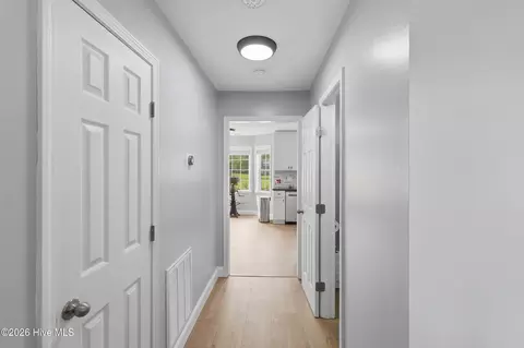 Entry Way - 314 Trappers Rd, Hubert, NC 28539 photo 2 of 5