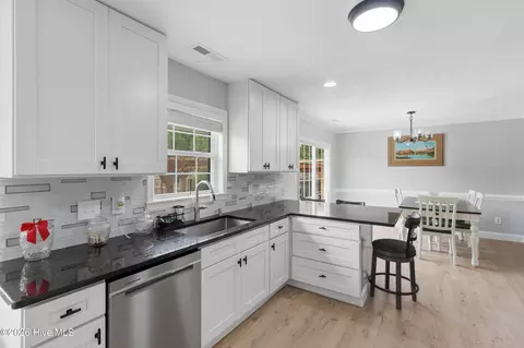 Kitchen - 314 Trappers Rd, Hubert, NC 28539 photo 5 of 7