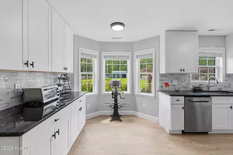 Kitchen - 314 Trappers Rd, Hubert, NC 28539 photo 7 of 7