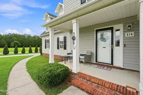 Exterior - 314 Trappers Rd, Hubert, NC 28539 photo 4 of 11