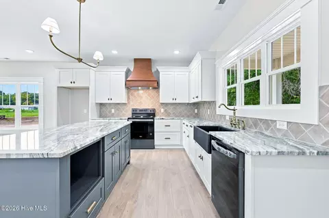Kitchen - 96 Sawmill Landing Rd, Bath, NC 27808 photo 3 of 6