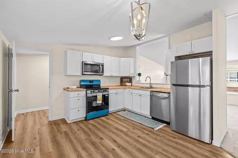 Kitchen - 1014 Harrells Loop Rd, Jacksonville, NC 28540 photo 1 of 2
