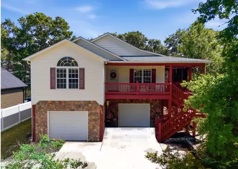 1805 W Oak Island Dr, Oak Island, NC 28465