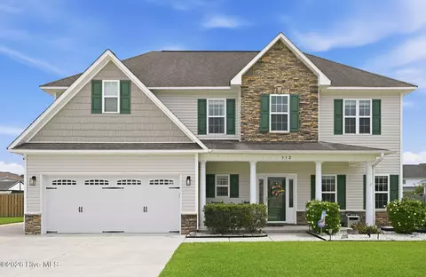 512 Louvre Ln, Jacksonville, NC 28546