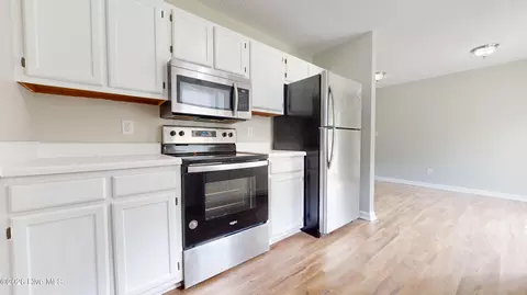 Kitchen - 144 Parnell Rd, Hubert, NC 28539 photo 1 of 2