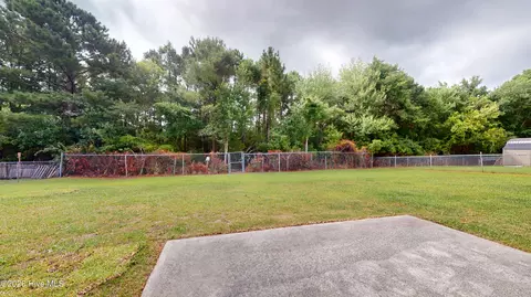 Exterior - 144 Parnell Rd, Hubert, NC 28539 photo 2 of 2