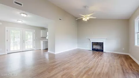 Living - 144 Parnell Rd, Hubert, NC 28539 photo 3 of 3