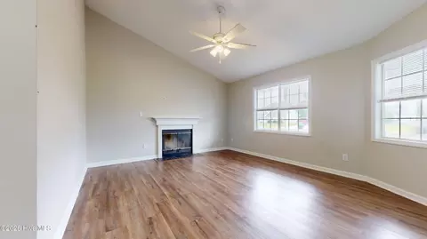 Living - 144 Parnell Rd, Hubert, NC 28539 photo 2 of 3