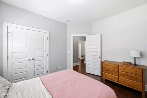 Bedroom - 100 Hickory Cir, Hampstead, NC 28443 photo 4 of 5