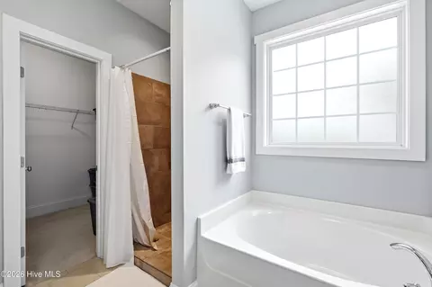 Bath - 100 Hickory Cir, Hampstead, NC 28443 photo 1 of 2